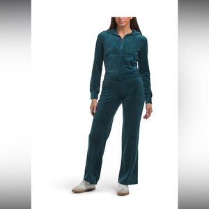 Juicy Coutour, women’s velour set, size L